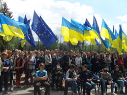 Nikolaev ceremonial raising of the flag of Ukraine and the European Union flag in front of the executive committee of Mykolaiv city council