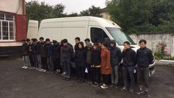 Police exposed the transportation of 20 illegal migrants